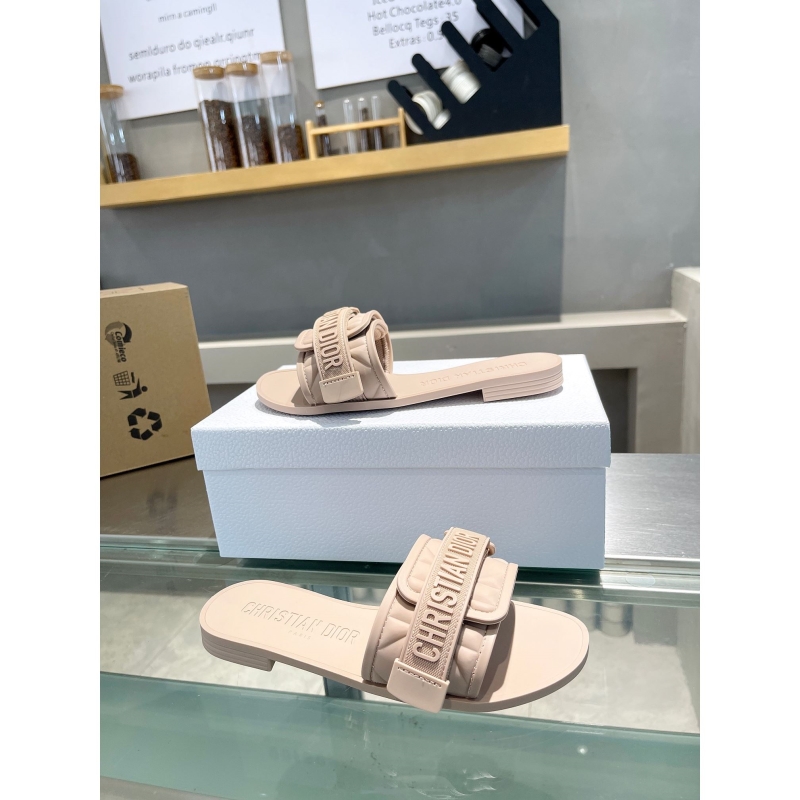 ch**an D*or slippers
